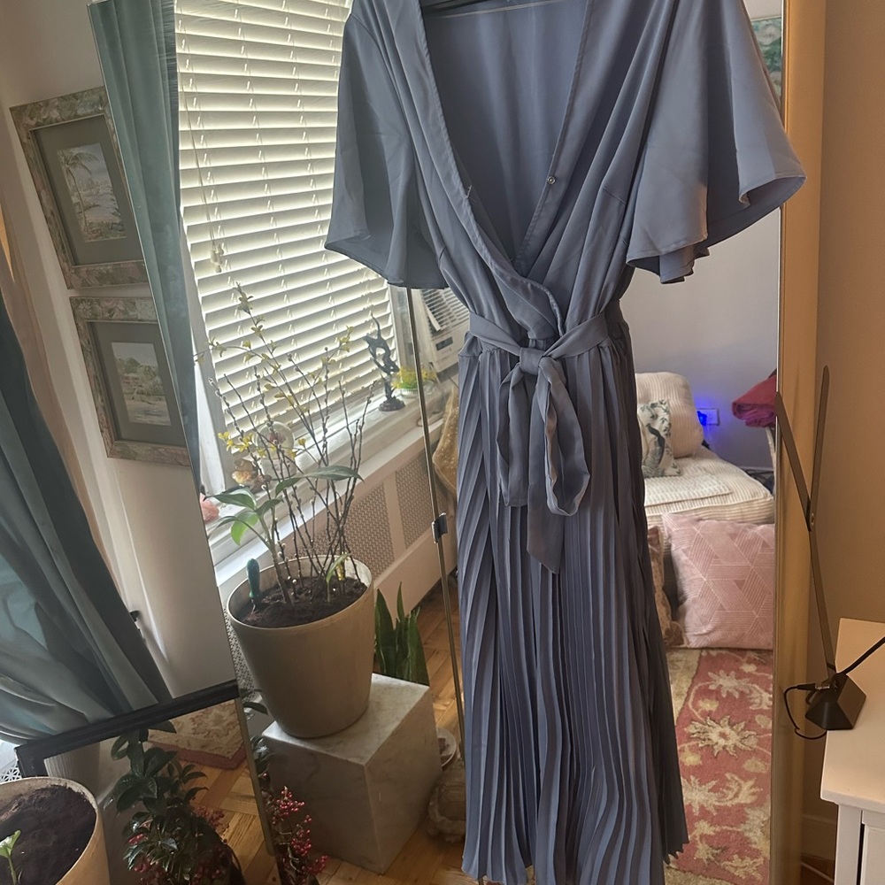Elegant Pleated V-Neck Maxi Dress in Dusty Blue